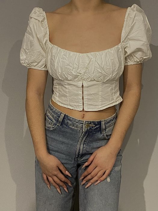 Білий ніжний топ