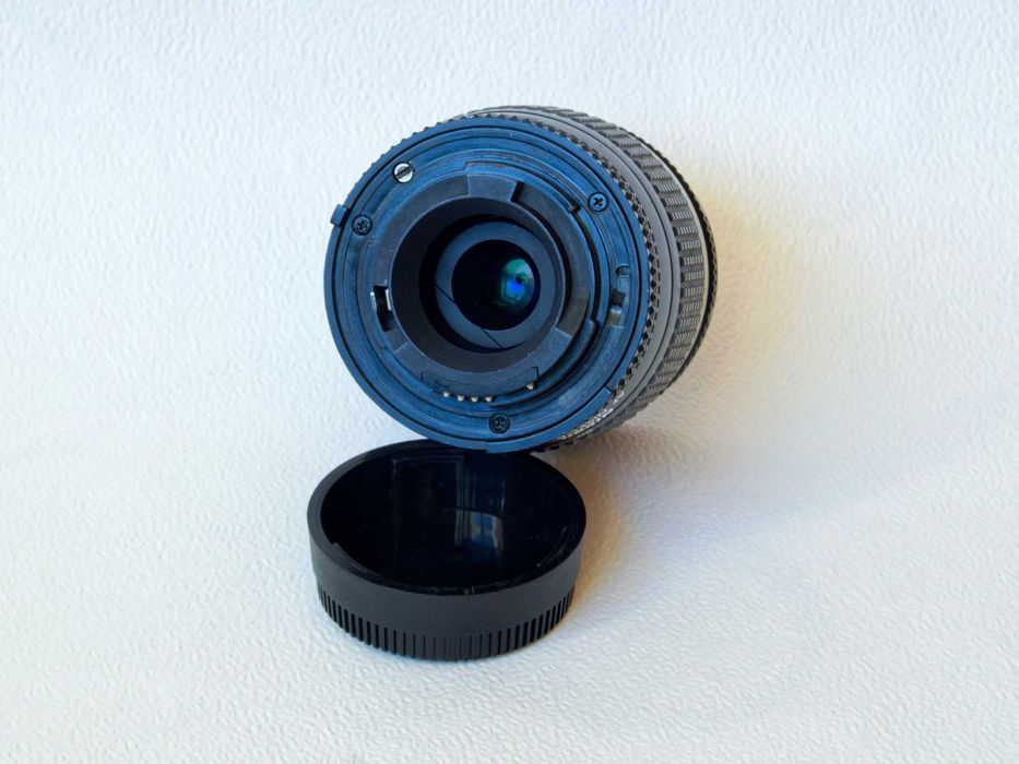 Зум-об'єктив на повний кадр Nikon AF Nikkor 28-80mm f3.5-5.6D