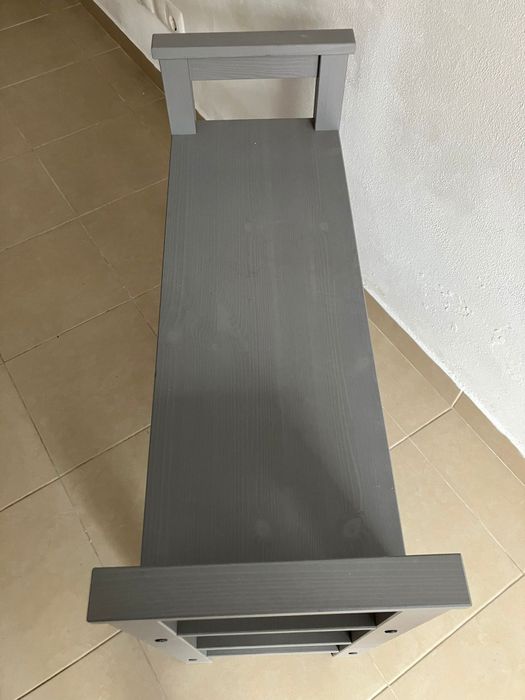 Sapateira em bom estado