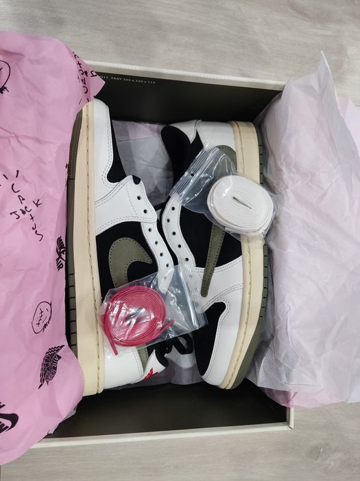 Jordan 1 Low Travis Scott  Olive