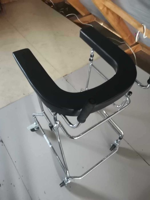 Nowa podporka czterokolowa typu ambona - chodzik