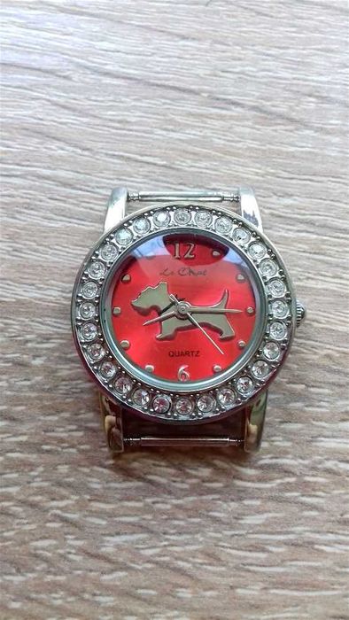 Наручний кварцевий годинник наручные кварцевые часы Le Chat