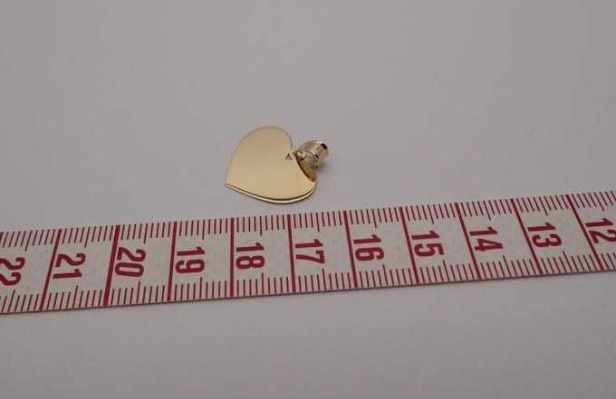 Złota zawieszka gładkie serce.