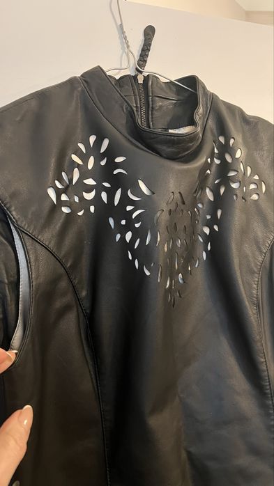 Кожаное платье Sisley, черно- белое Angelo Morani