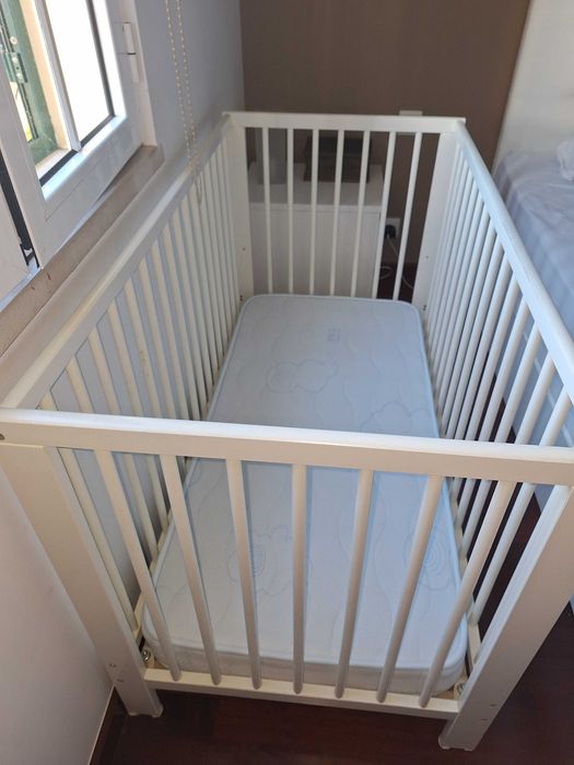 Berço IKEA e colchão