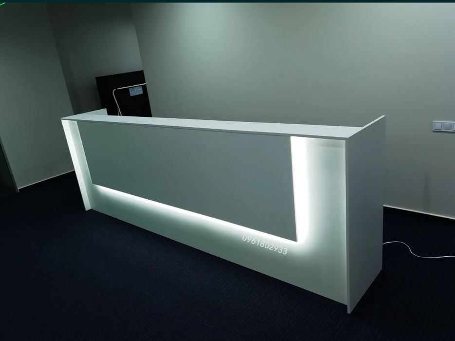 Стійка адміністратора. Ресепшн. Рецепція