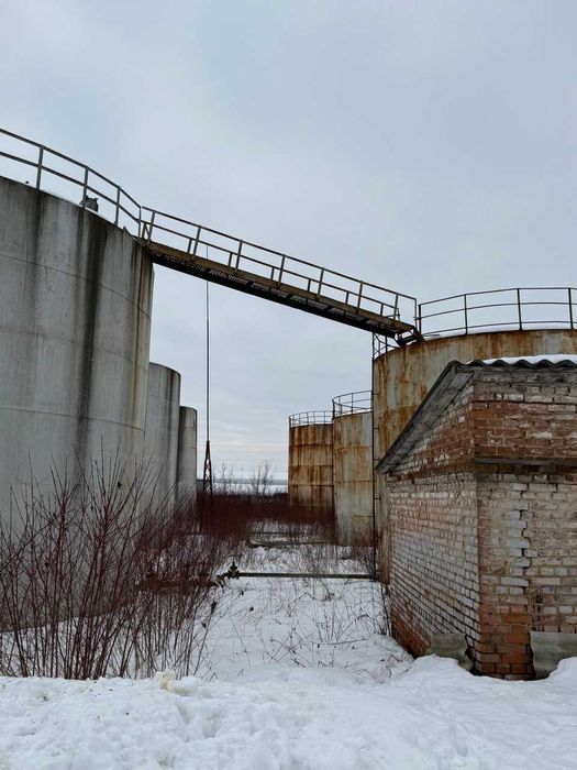 Продаж нафтобази у Пустомитах