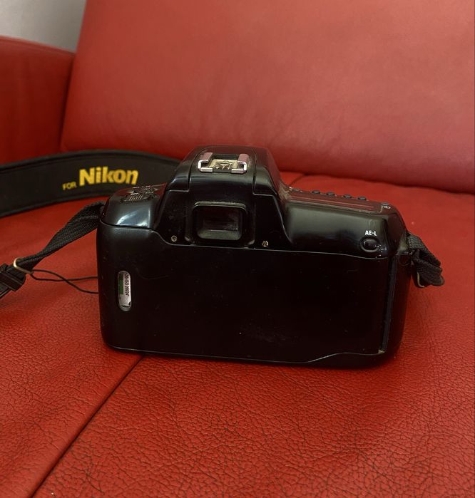 Aparat analogowy Nikon F50 czarny