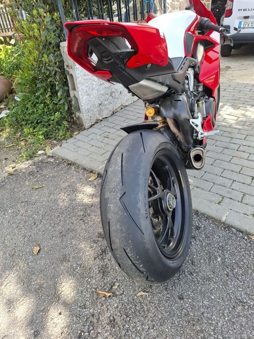 Ducati Panigale V4 R