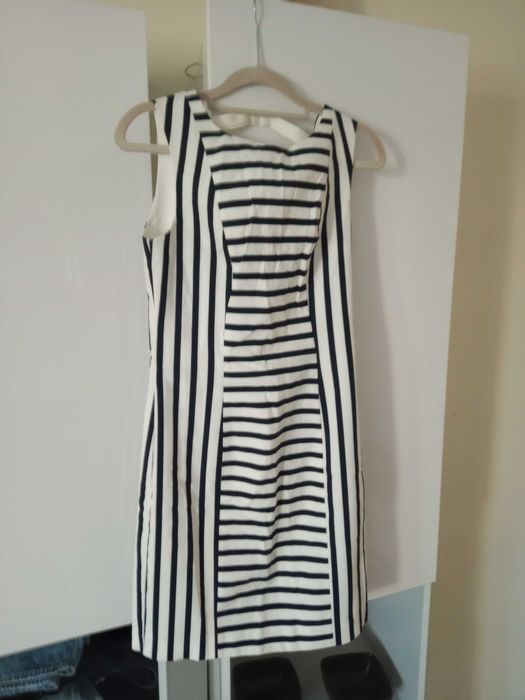 Sukienka w paski rozmiar 38