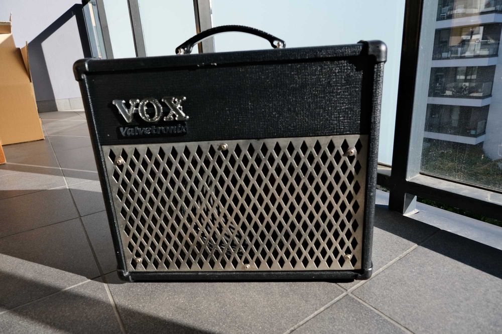 Wzmacniacz gitarowy VOX AD15VT