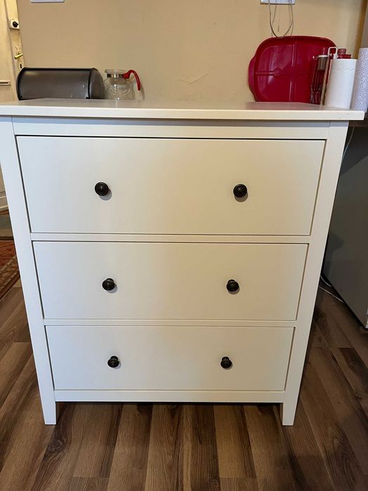 Okazja !!! Komoda,fotele,stół, regały, wieszak,wszystko JYSK  nowe i..