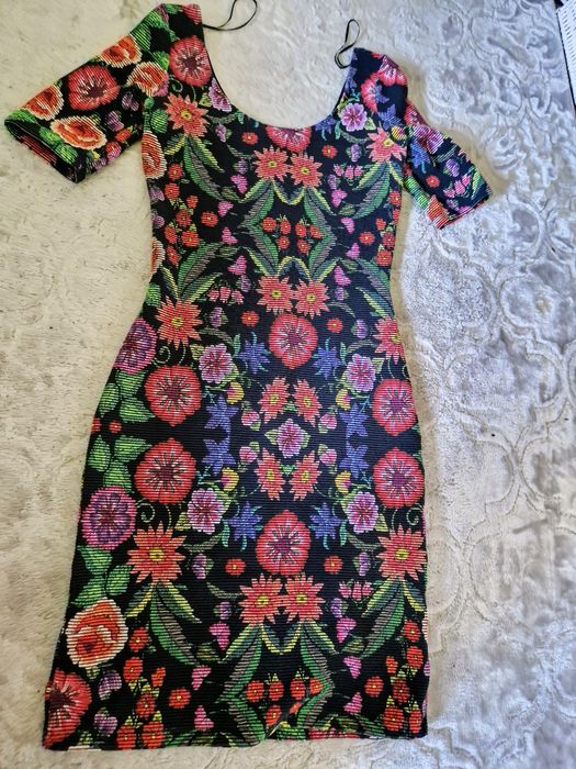 Sukienka Desigual w kwiaty Rozmiar s