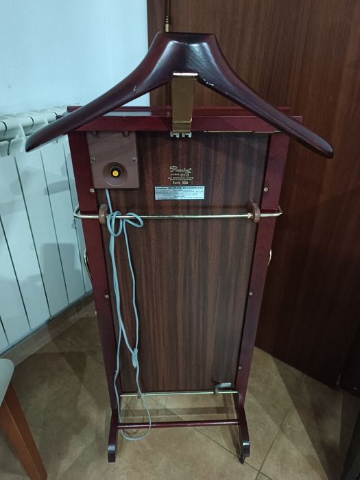 Cabide de fatos com aquecimento