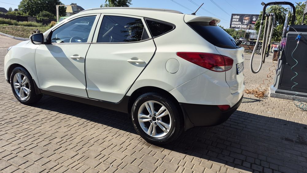 Hyundai TUCSON 2011року