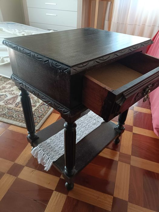 Quarto em madeira maciça estilo antigo