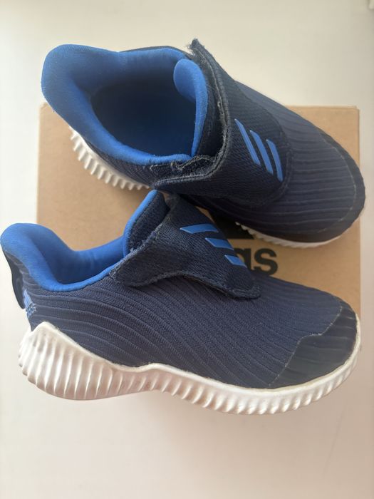 Кросівки adidas