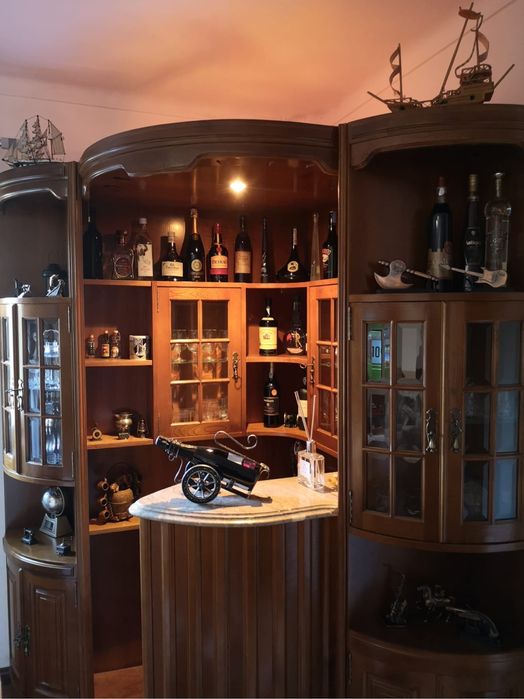 Bar de canto em Madeira