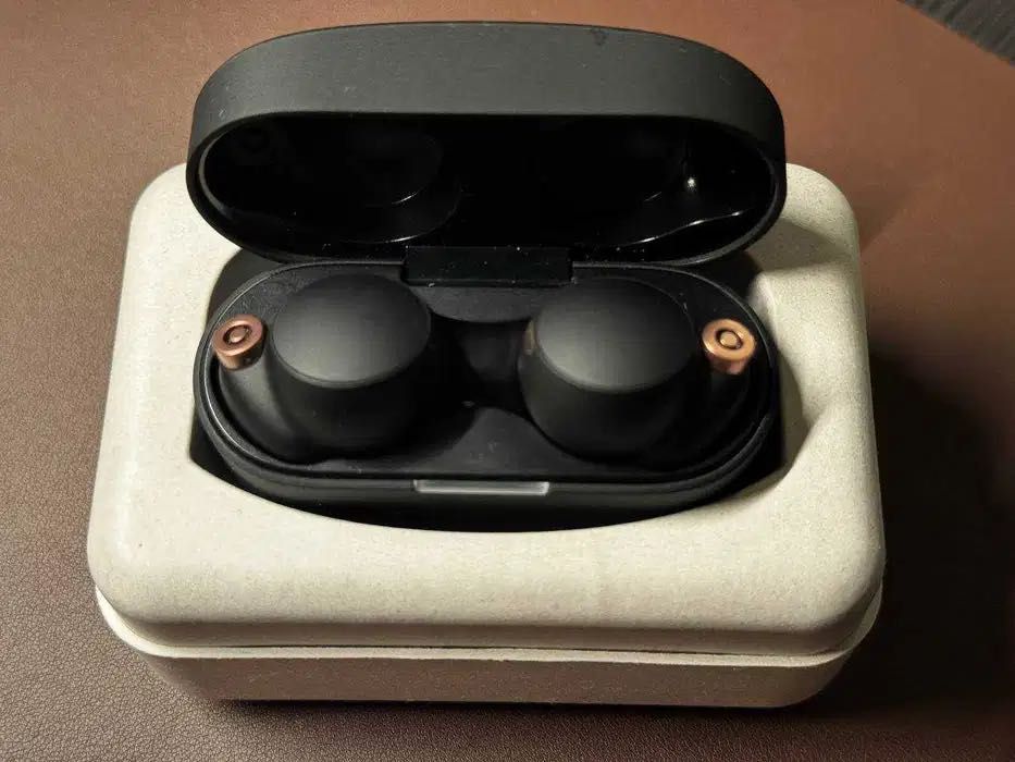 Auriculares Bluetooth Sony WF-1000XM4 – Como Novos!