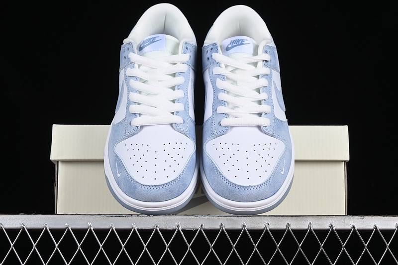 Nike Dunk Low SB x Supreme