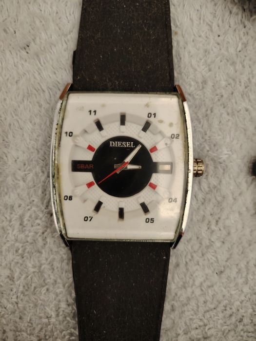 Lote 15 relógios, leia o anúncio todo.