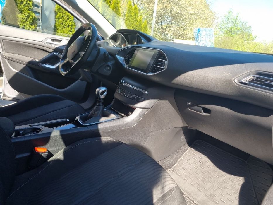 Продам peugeot 308 2015