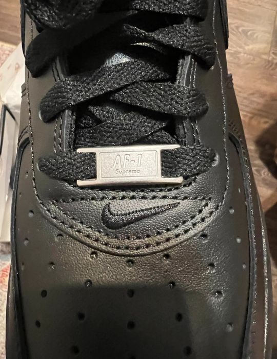 Nike Air Force 1 Low Supreme Black