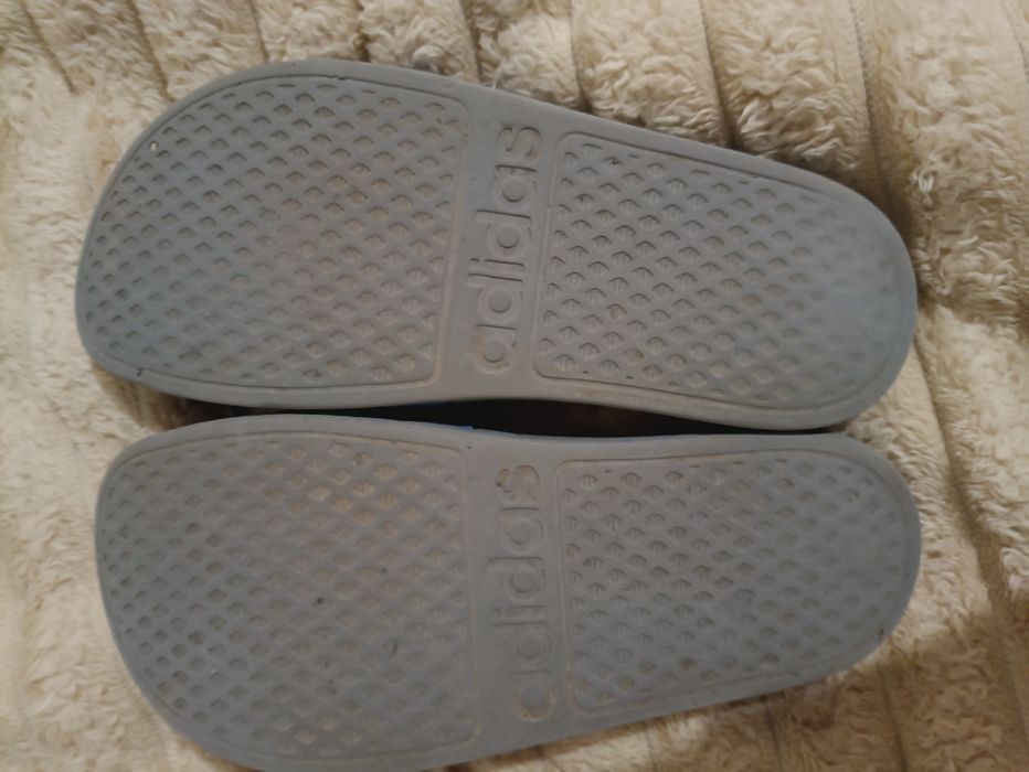 Капці adidas, р38
