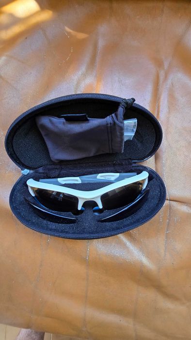 Oculos de Sol Oakley Commit 03 882