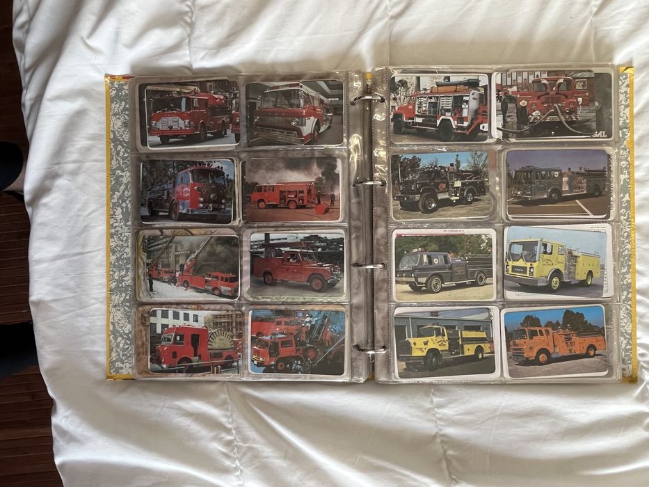 Vendo capa com calendários diversos anos 80