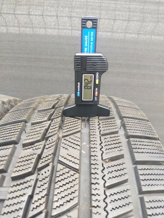opony zimowe 225/45R17  94V  Firemax