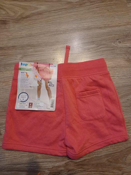 Nowe spodenki dziewczęce rozm.122/128