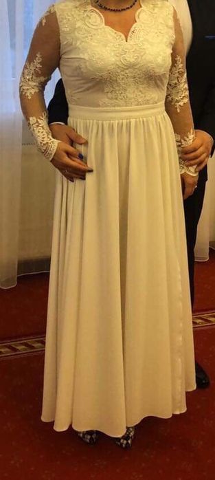 Suknia ślubna w kolorze ecru