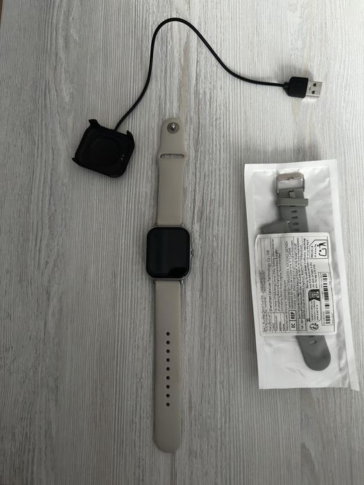 Продам смарт годинник новый y13