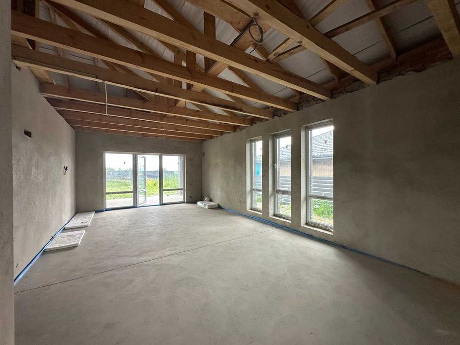 Сучасний Будинок в Обарові з власною ділянкою 7 сот.