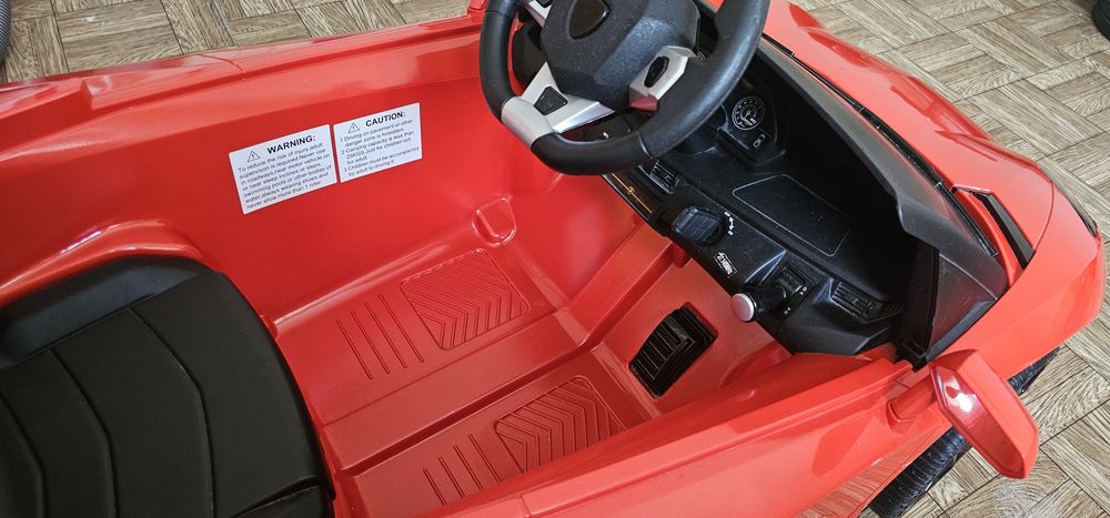 Іграшкове авто Lamborghini