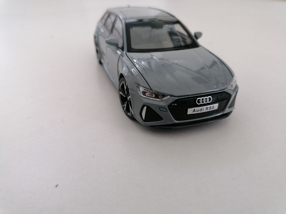 Auto Audi RS6, model 1:32, światła i dźwięk