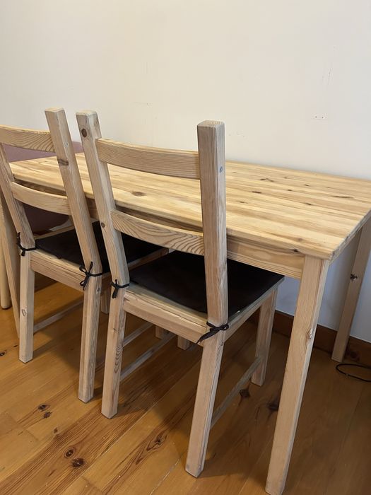 Mesa IKEA INGO em pinho maciço + 2 cadeiras IVAR