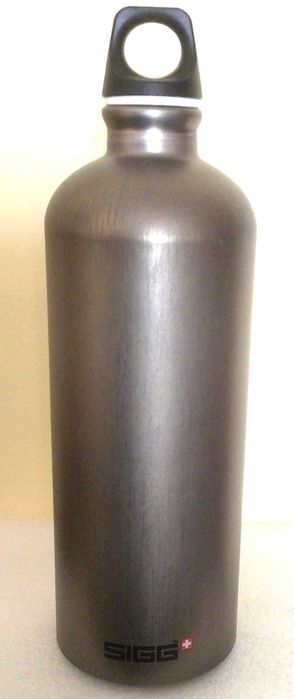 SIGG Traveller - Butelka na wodę i napoje - grafitowa