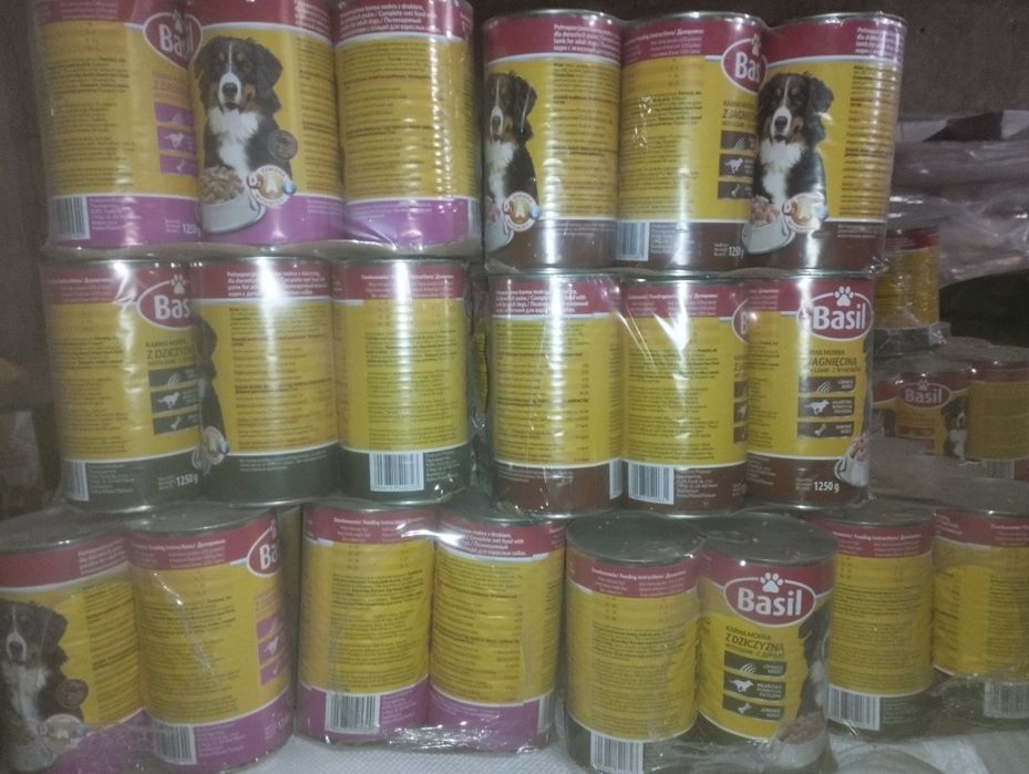 Karma Basil w puszkach 1240 g ( kurczaka, wolowina, dziczyzna i jagnię