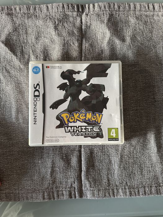 Pokemon White com caixa e manuais