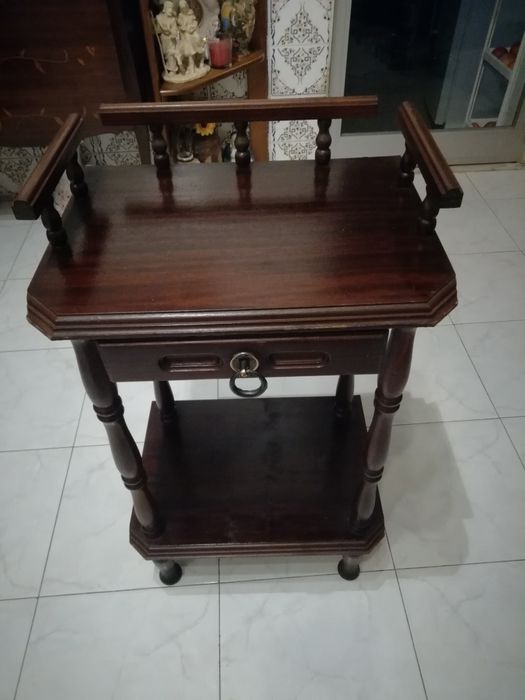 Mesa Antiga Pequena  Bonita