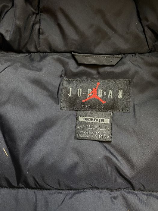 kurtka Jordan.  .