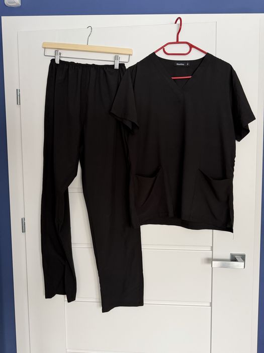 Czarny scrubs rozm. M