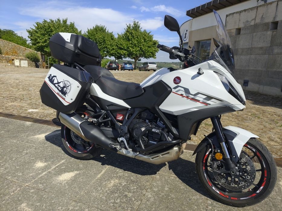 Honda NT 1100 DCT (mudanças automáticas)