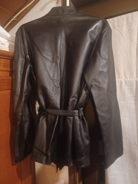 Casaco de senhora em couro