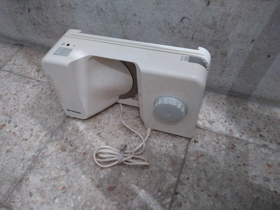 Maquina de corte Fiambre/ Queijo/ Carne  Nova Motor Electrico