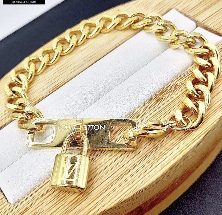 Браслети на руку