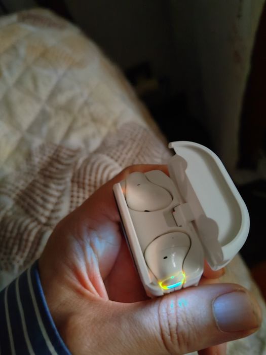 Wireless Headphones com caixa Touchscreen