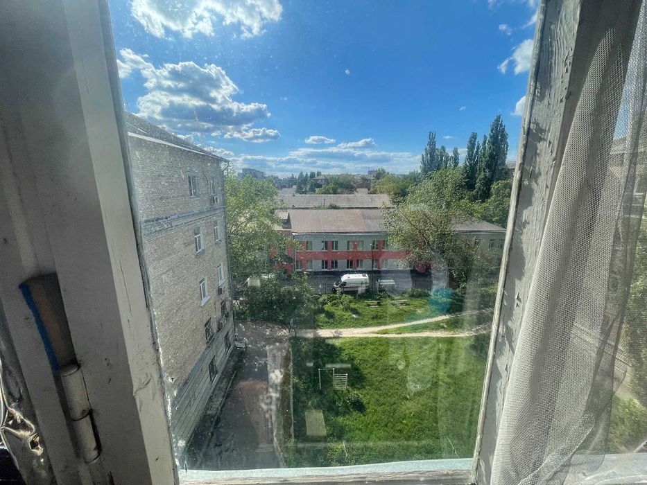 Продам 2к Гарматна 18, сталінка